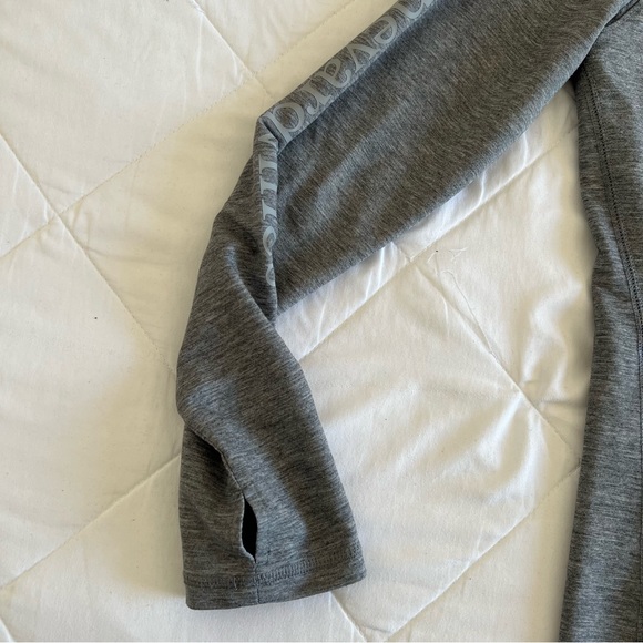 Vineyard Vines Performance Hoodie - Picture 8 of 9